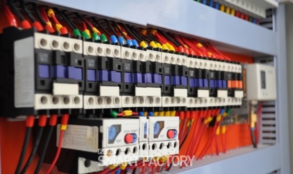국내 PLC 시장은 이미 포화상태가 언급될 만큼 추가적인 성장보다는 현상유지의 성격이 크다. [사진=Dreamstime]