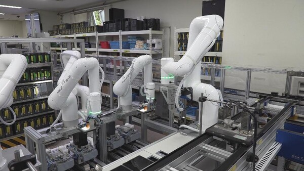 뉴로메카는 강원랜드 카지노 내 카운트룸에 구축한 ‘AI 기반 로봇 자동화 시스템’이 현재 성공적으로 운영 중이라고 밝혔다. [사진=뉴로메카]