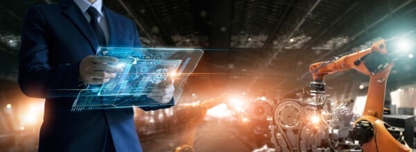 한국인더스트리4.0협회 박한구 명예회장은 “‘GPU 더 많이 구매하기’에서 ‘쓸 줄 아는 능력 갖추기’로 방향을 바꿔야 한다”고 조언했다. [사진=gettyimage]<br>" height="220" loading="lazy