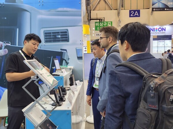 페펄앤푹스코리아가 ’코마린 2025’에 참가해 첨단 방폭 모바일 솔루션을 선보였다. [사진=페펄앤푹스]